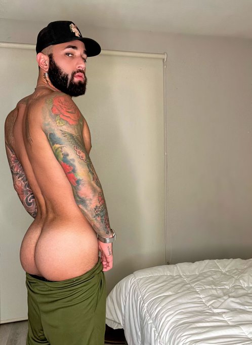 livestream&hellip; send nudes to 🫵🎶 https://t.co/PpGEYtp7pY