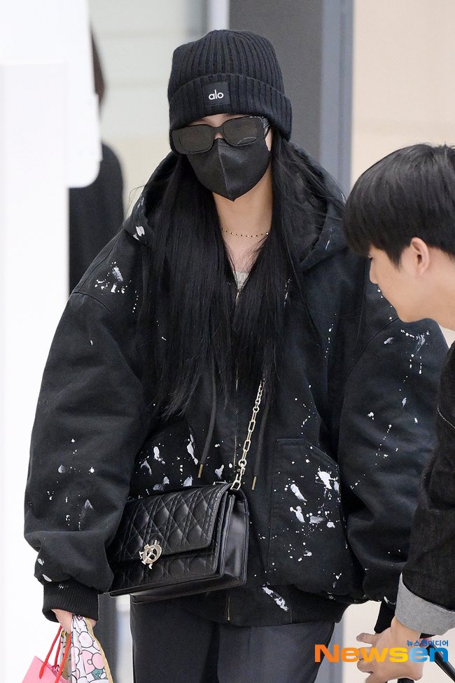 JISOO NEWS tweet media