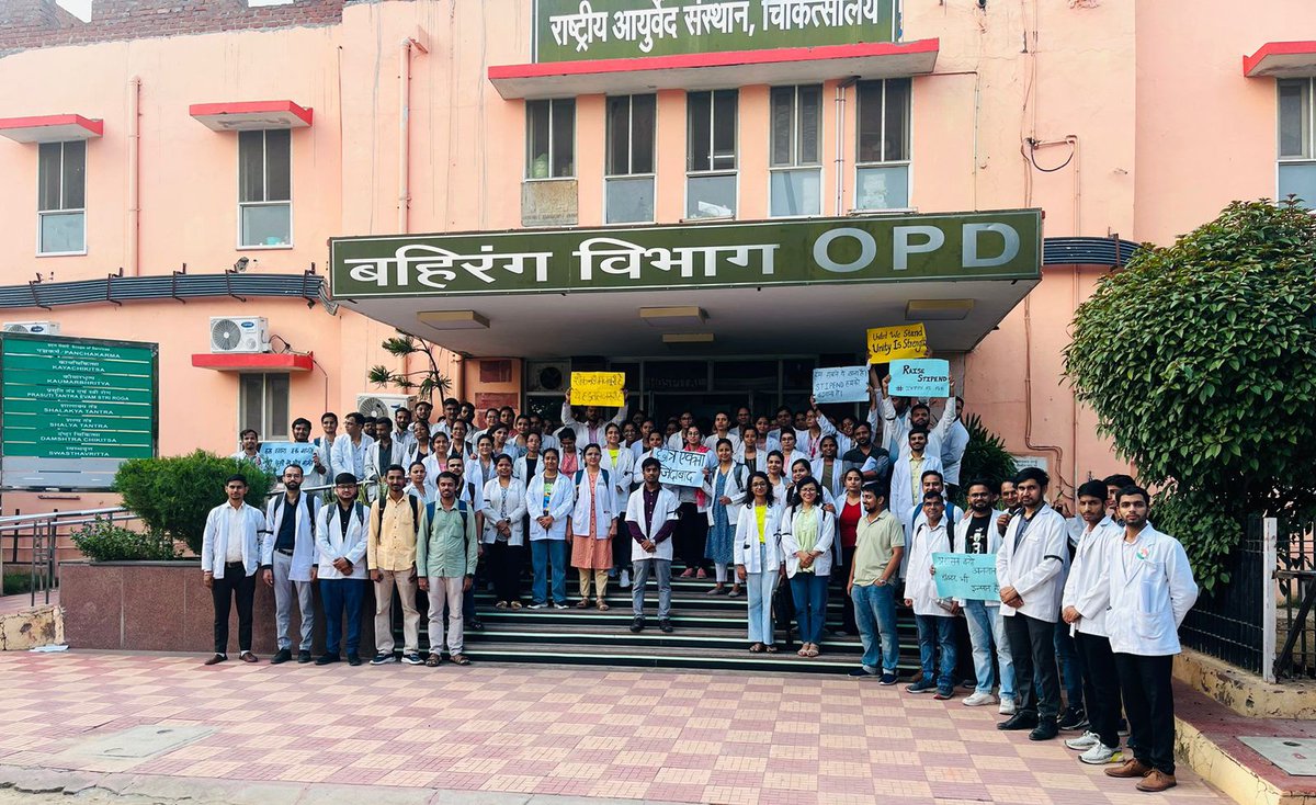 Vaidya_4U's tweet photo. No Service Without Justice. 
#Raise_Nia_Stipend
#HRA
#Fee_Hike
@moayush 
@sarbanandsonwal 
@DrMunjparaBJP 
@secymoayush 
@DainikBhaskar https://t.co/EPSSnh1Htx