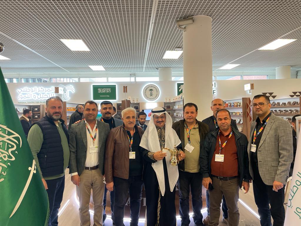 Almanya'nın Köln kentindeki Anuga Gıda Fuarı'nda Meclis Üyelerimiz ile 13. 14. ve 15. Meslek Komite üyelerimizden oluşan heyet ile birlikte, stand ziyaretleri gerçekleştirerek Odamızın çalışmaları ile ilimizin ticari, sanayi ve turizm potansiyelini anlattık.