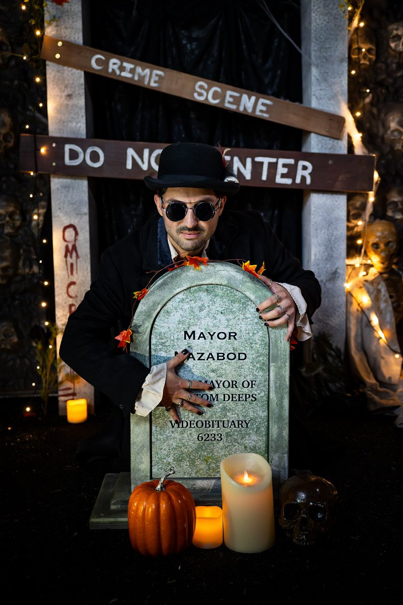 mattx1991's tweet photo. It’s Halloway Season at @PhantomPeakUK #Halloween #HallowedPeak #Halloway 💀👻🖤 https://t.co/Y4y2rkzmYK