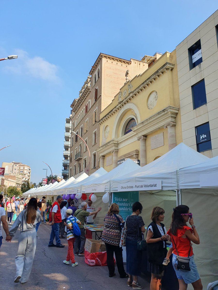sbddretscivils's tweet photo. Ja ha començat el #Mesclat23 !!!

Ens trobareu a la plaça Dr. Robert fins a les 21h, amb un munt d'activitats🥳

Us hi esperem! https://t.co/4LORq4gNyO