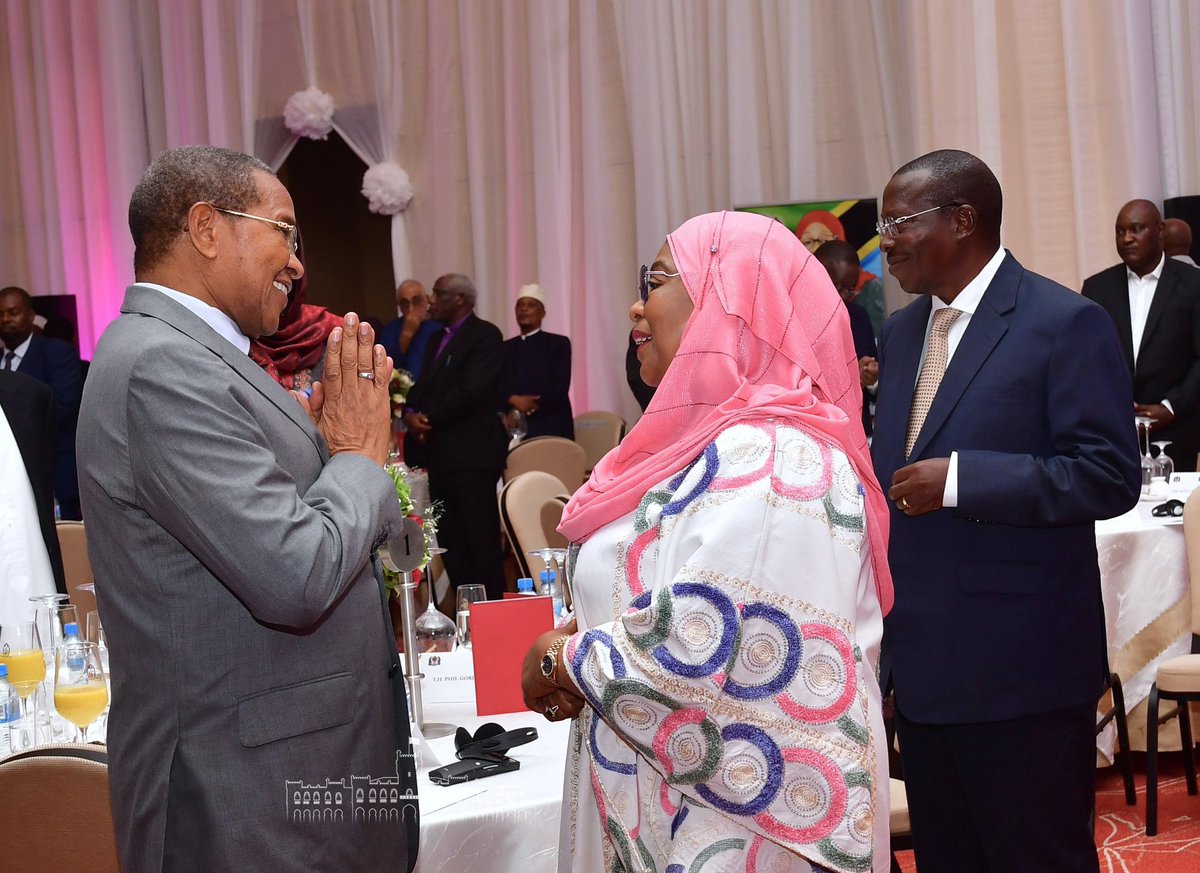 Heri ya miaka 73 ya kuzaliwa Mheshimiwa Rais Mstaafu, Dkt. Jakaya Kikwete. Ahsante kwa utumishi wako kwa umma wa zaidi ya miaka 50 kwenye Chama Cha Mapinduzi, Jeshi la Wananchi wa Tanzania, na baadaye kama Rais wa nchi yetu. Nakutakia afya njema na wakati mwema unapokumbuka siku
