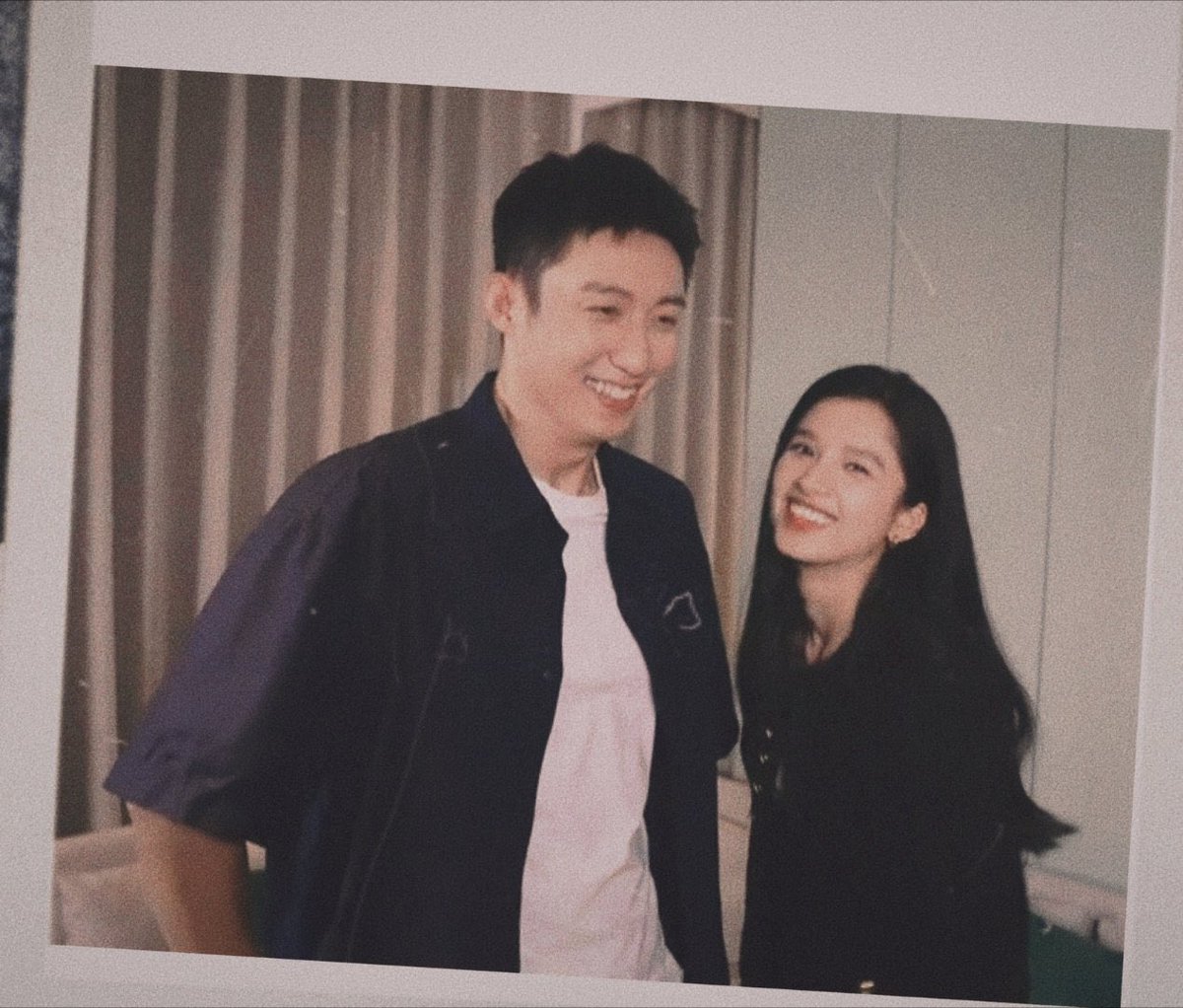 ‼️‼️ bright eyes in the dark ep 40 spoiler ‼️‼️

but who knows, some people said that the original script got leaked so the director decided to change to an OE 🫨 

nonetheless, we all know that nanchu and lin luxiao will live happily ever after 🩷