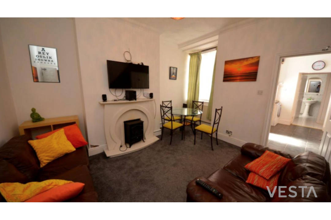 VestaBuyToLet's tweet photo. HMO investment property for sale:

🏠 5-bed/2-bath end-terraced house 
🌍 located in #StHelens
🚶 tenanted 
📈 11% gross yield 
💰 £252,000
💻 see our listing for more info https://t.co/O20Mxftboi 

#TenantsIncluded #HMO #merseyside #investmentproperty https://t.co/FSXMnW1sIN