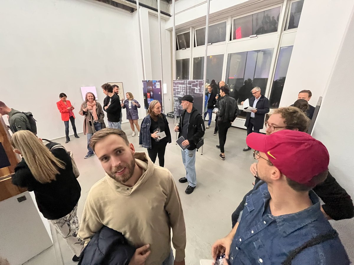MathiasThiel's tweet photo. Last day of MARKET MAKERS exhibition in Berlin. Some impressions from the opening last Thursday… @MPtherealmvp @______jpg______ 

Met some old and new friends @normanwiese @bjoernhesse @anne_schwanz @rawsone_ …. and it seems I missed @sssluke1 🫣

Go, check out the closing event today!