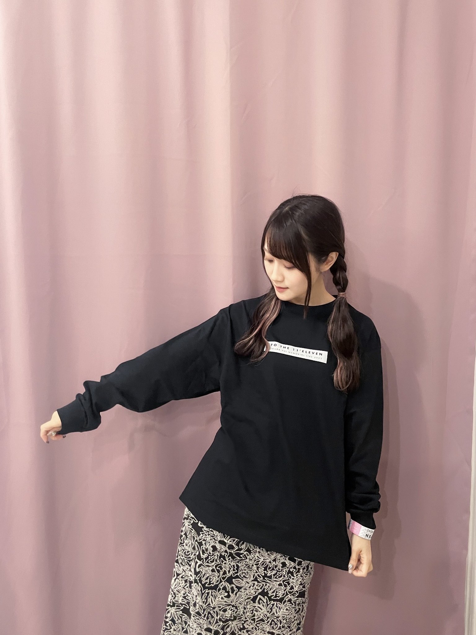 HoneyCinnamon×小倉 唯 BIGスウェット ブラック 声優アーティスト・小倉 唯のプロデュースアパレル「HONEYui