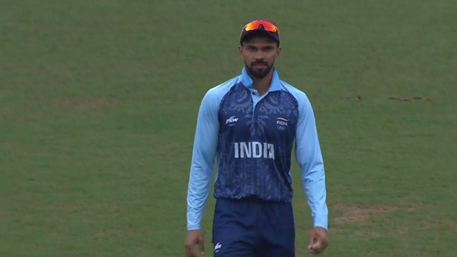 CricCrazyJohns's tweet photo. Ruturaj Gaikwad becomes the first Indian captain to win Gold medal in Men's cricket in Asian Games. 

- Ruturaj &amp; his team created history for 🇮🇳 https://t.co/SsO4iA7Om7