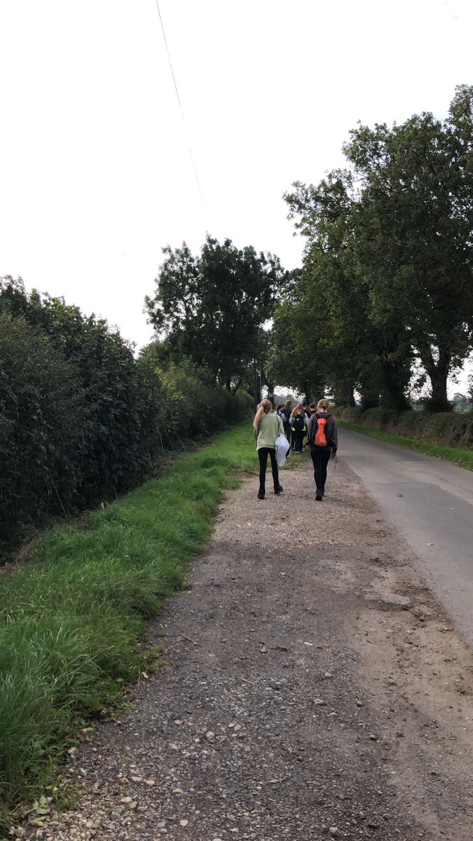 MissARonald's tweet photo. @LuttHigh Bronze DofE training walk 1 under way https://t.co/dPJSsLXLZY