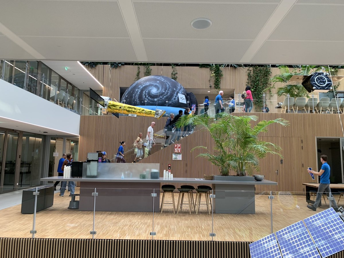 WiseSpaceNL's tweet photo. First visitors heading up for the first Planetarium show! @SRON_Space @TheSpaceWeek @AstronomieNL #thespaceweeknl https://t.co/0UxjbMcFC4