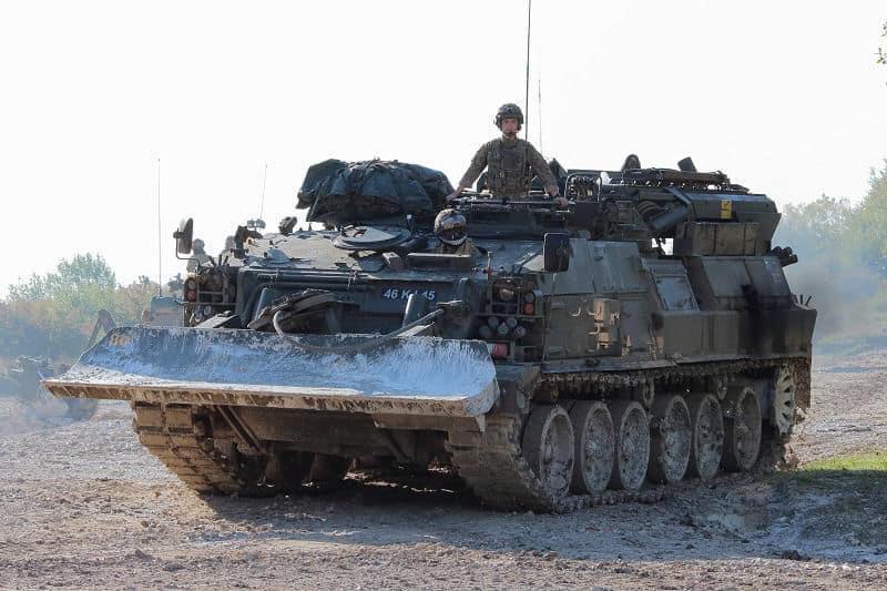 Trojan AVRE images whilst out and about during #IRONTITAN over the past few weeks. Seen here fitted with the @Pearson_Eng_Ltd FWMP and fascines.🦾

Where T2 goes the REME follow, providing crucial recovery and repair support with the CRARRV.🫶🏻💨🔧

📸 SPTA Mil Image Group (FB)