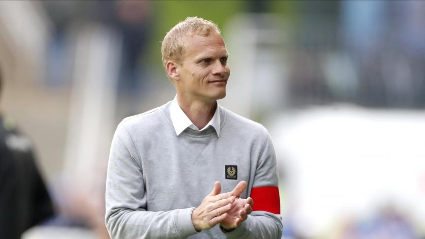 RUSG_EN's tweet photo. 📰 Karel Geraerts could become the new coach of Schalke 04. The club which has just joined the 2. Bundesliga is currently relegable to the 3. Bundesliga. Big challenge for our former coach 🥶

(@BILD) https://t.co/fXqOQ6juxA
