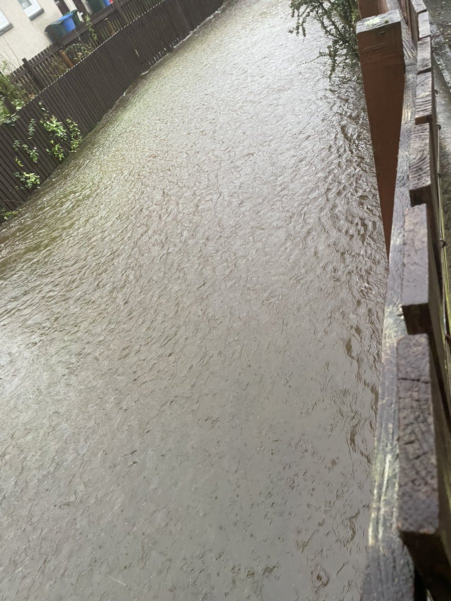Seonag88's tweet photo. Beagan fliuch san Òbain an-diugh! 🫣 A wee bit wet in #Oban today. ☔️ https://t.co/ALvkWMtefW