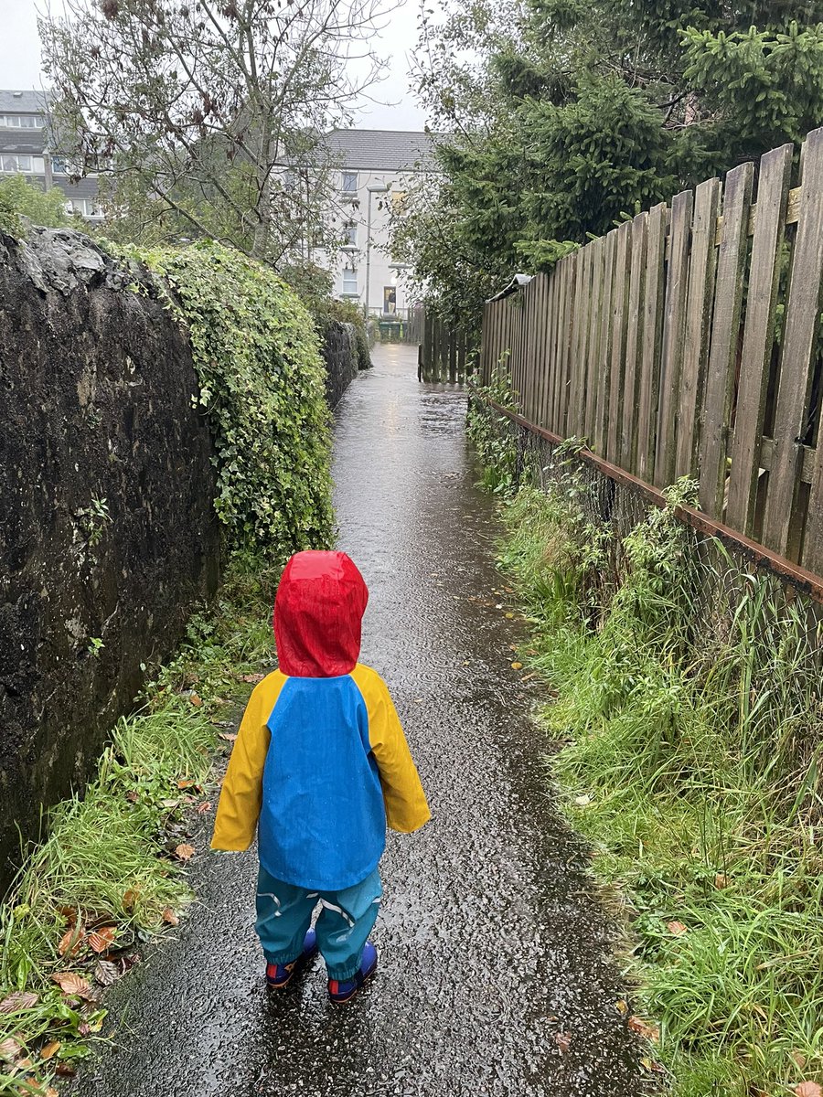 Seonag88's tweet photo. Beagan fliuch san Òbain an-diugh! 🫣 A wee bit wet in #Oban today. ☔️ https://t.co/ALvkWMtefW