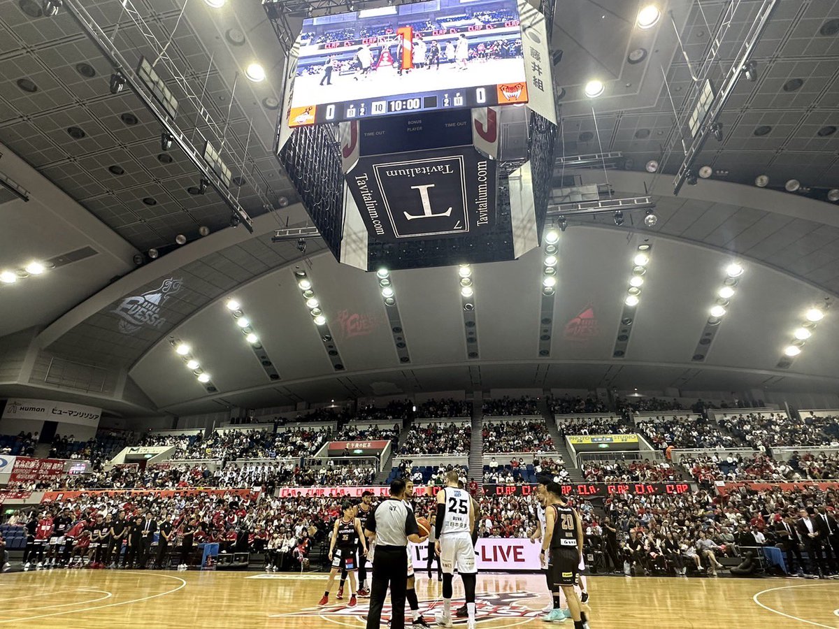 MILADA_basket's tweet photo. ✨引越革命シート✨

なんと❗️
引越革命様のご厚意によりイベント賞品として
エヴェッサ開幕祭の引越革命シートをいただきました😳🧡

ベンチの向かいにある引越革命シートは
試合だけではなく会場演出も贅沢に味わえる最高席‼️

藤枝社長、引越革命様、
本当にありがとうございました☺️✨

#引越革命 https://t.co/LREVxzIew9