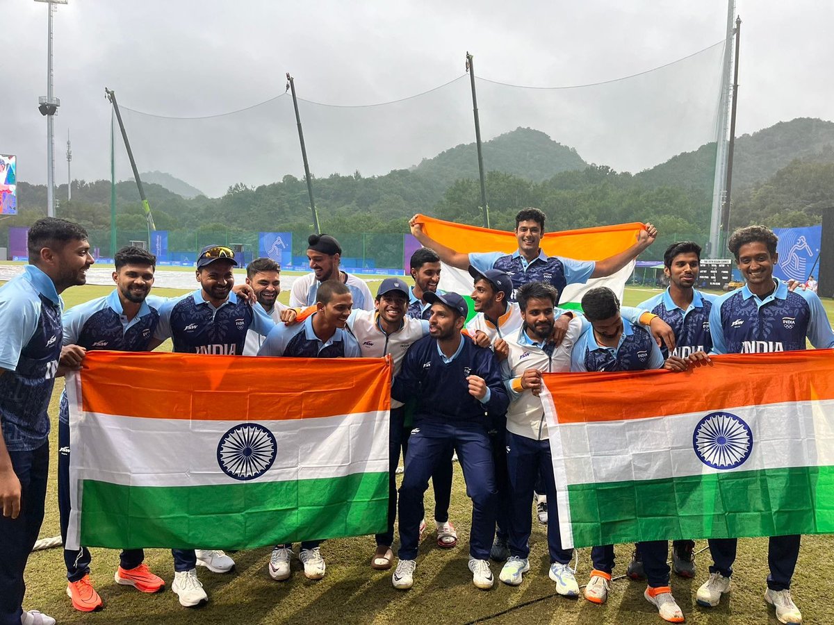 BCCI's tweet image. Well done #TeamIndia! 🇮🇳

The @Ruutu1331-led side clinch a Gold 🥇 Medal at the Asian Games! 👏👏

#IndiaAtAG22 | #AsianGames