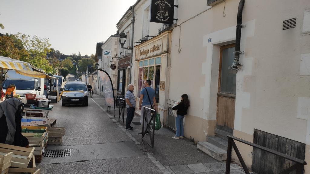 SimplyNemo's tweet photo. @ZeratoR On a croisé personne à Esvres sur Indre. Dommage... #Boulanjour https://t.co/iiGsFBI19X