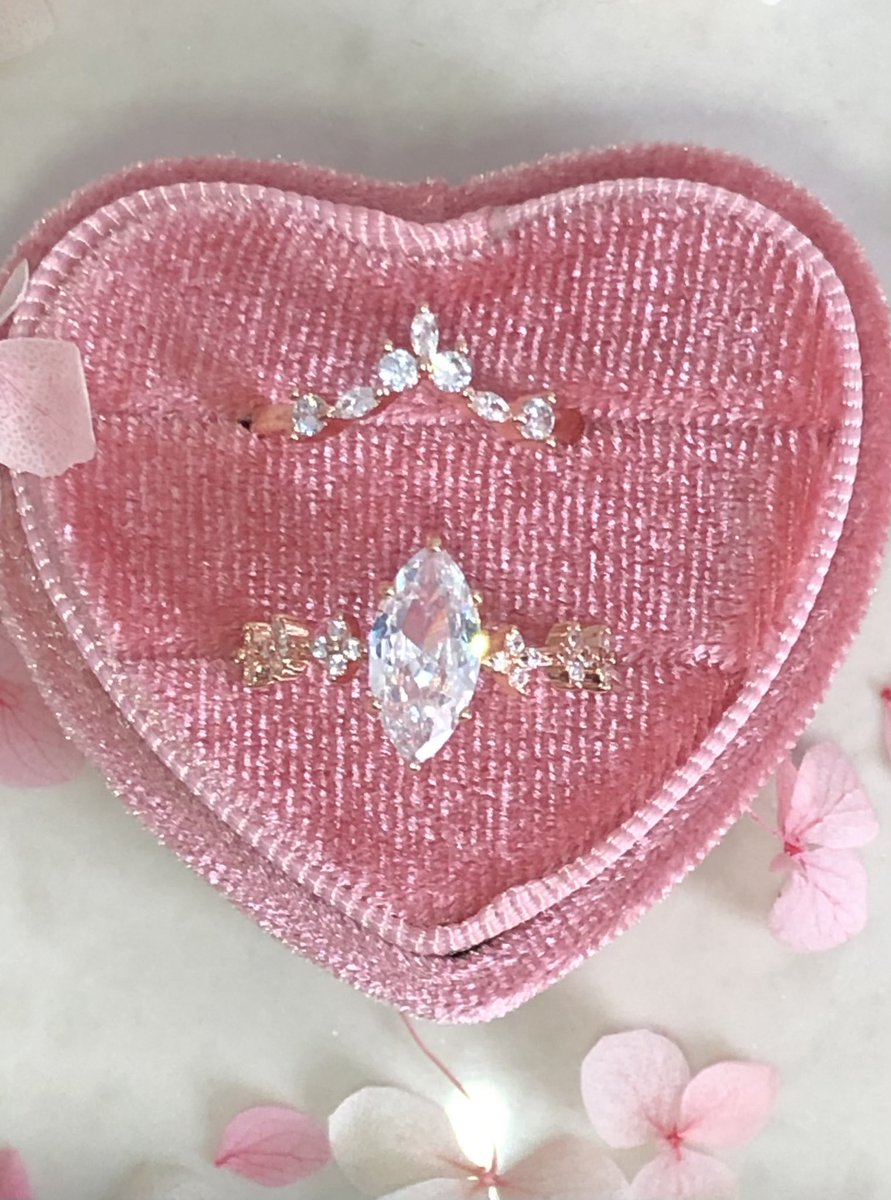 amiira_co's tweet photo. Dreamy ring stack ✨ https://t.co/eqokU0I1Tb