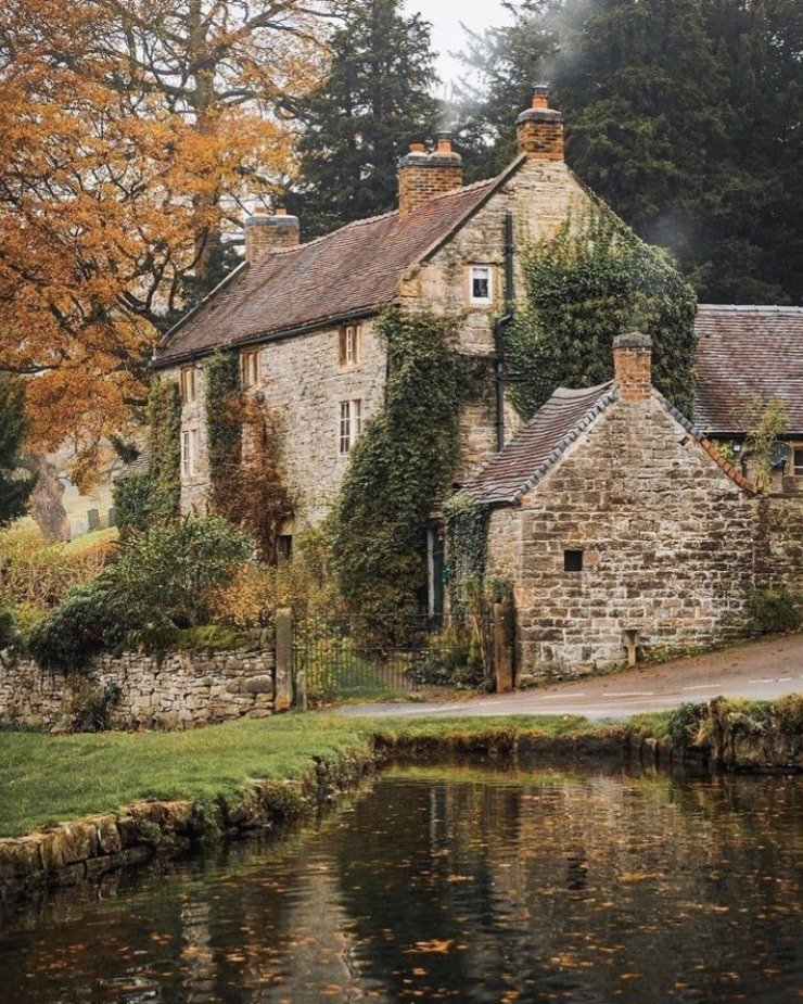 NostAcademia's tweet photo. Cottagecore 🍂 Autumn cozy https://t.co/CEXmO73CRh