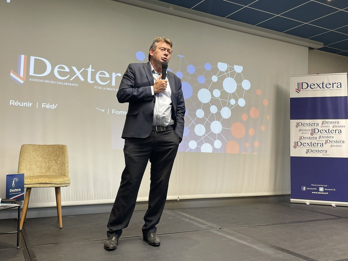 leroy_fabien's tweet photo. Mais qu’est-ce qui fait courir les élus ?!🏃‍♂️
@RenaudBeretti explique avec passion que les grands événements sportifs et musicaux participent au rayonnement des villes, et fédèrent les habitants !
@DEXTERA15 @aixlesbainsfr https://t.co/fzHzjnwwJW