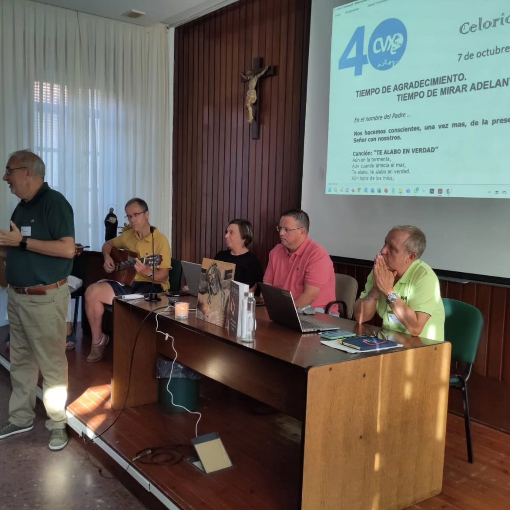 cvx_e's tweet photo. Comenzando la última celebración de los 40 años de la CVX en España. Hoy compartiendo vida e historia en Celorio.
#EspiritualidadIgnaciana #40añoscvxe https://t.co/zxe4z8i3wl