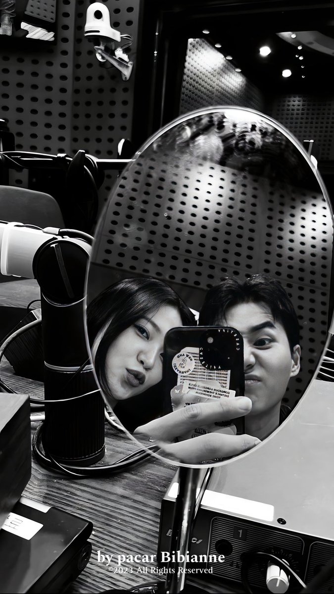 ashernowen's tweet photo. Lembur di studio (ketempelan version). https://t.co/Bmtyfa40tM