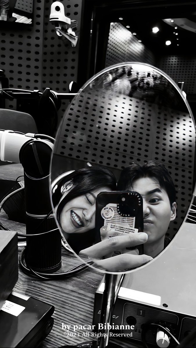 ashernowen's tweet photo. Lembur di studio (ketempelan version). https://t.co/Bmtyfa40tM