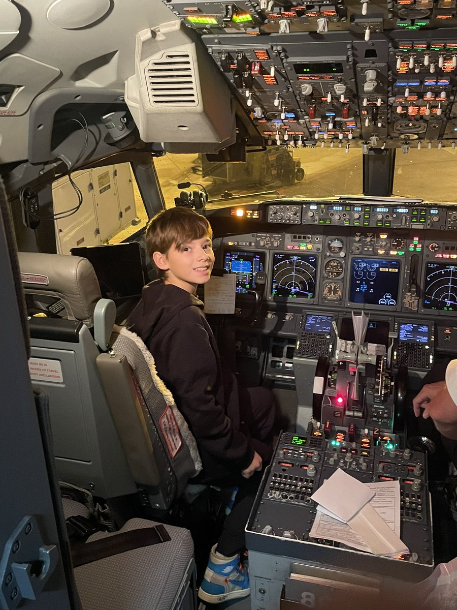 A very big thank you <a href="/SouthwestAir/">Southwest Airlines</a> employees for making my son’s 11th birthday extra special this morning. Frankie is so happy and says thank you!