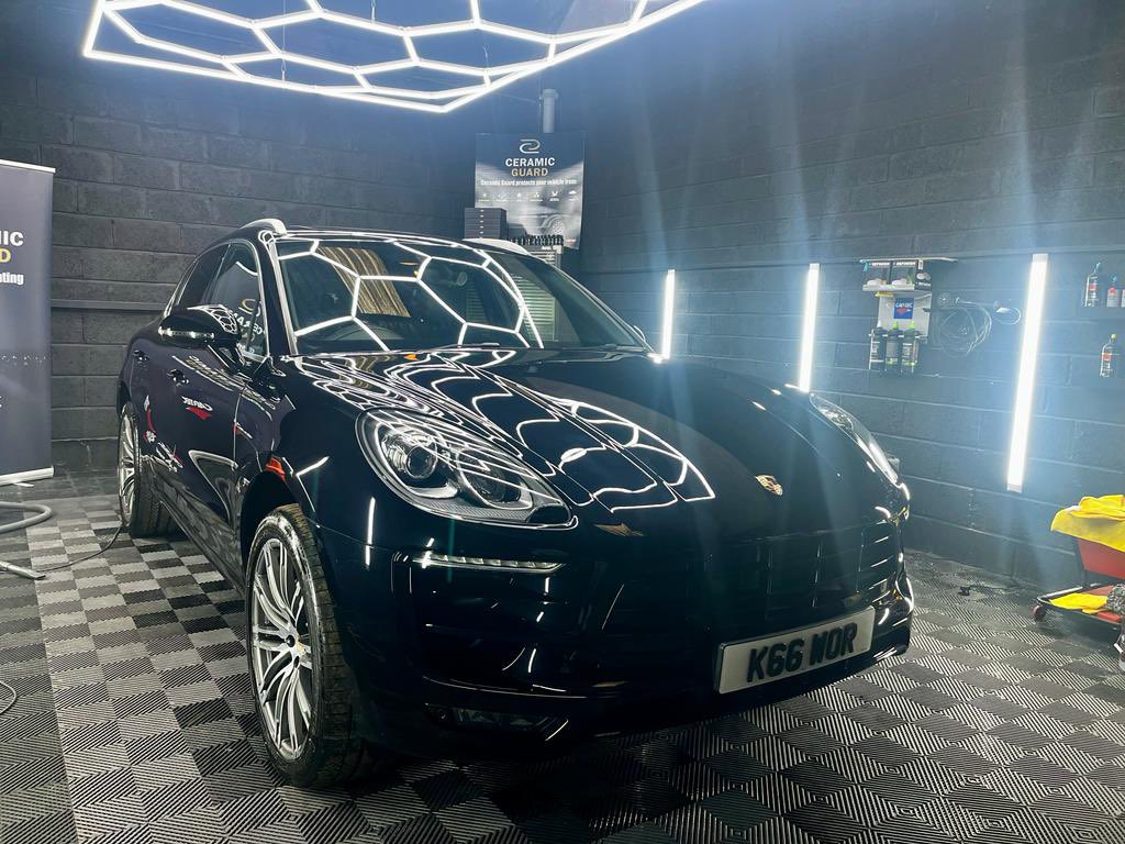worrall_kirsty's tweet photo. Early morning Saturday collection after 3 days away.
Stage 2 paint correction, fully detailed inside &amp; out then all sealed up with the 5 year ceramic coating package!
All set for the winter &amp; she is looking beaut 😍😍#detailing #cartec #ceramic #Porsche https://t.co/G3YgdgRyy1