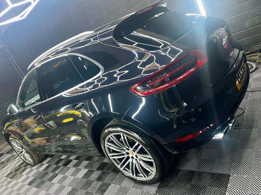 worrall_kirsty's tweet photo. Early morning Saturday collection after 3 days away.
Stage 2 paint correction, fully detailed inside &amp; out then all sealed up with the 5 year ceramic coating package!
All set for the winter &amp; she is looking beaut 😍😍#detailing #cartec #ceramic #Porsche https://t.co/G3YgdgRyy1