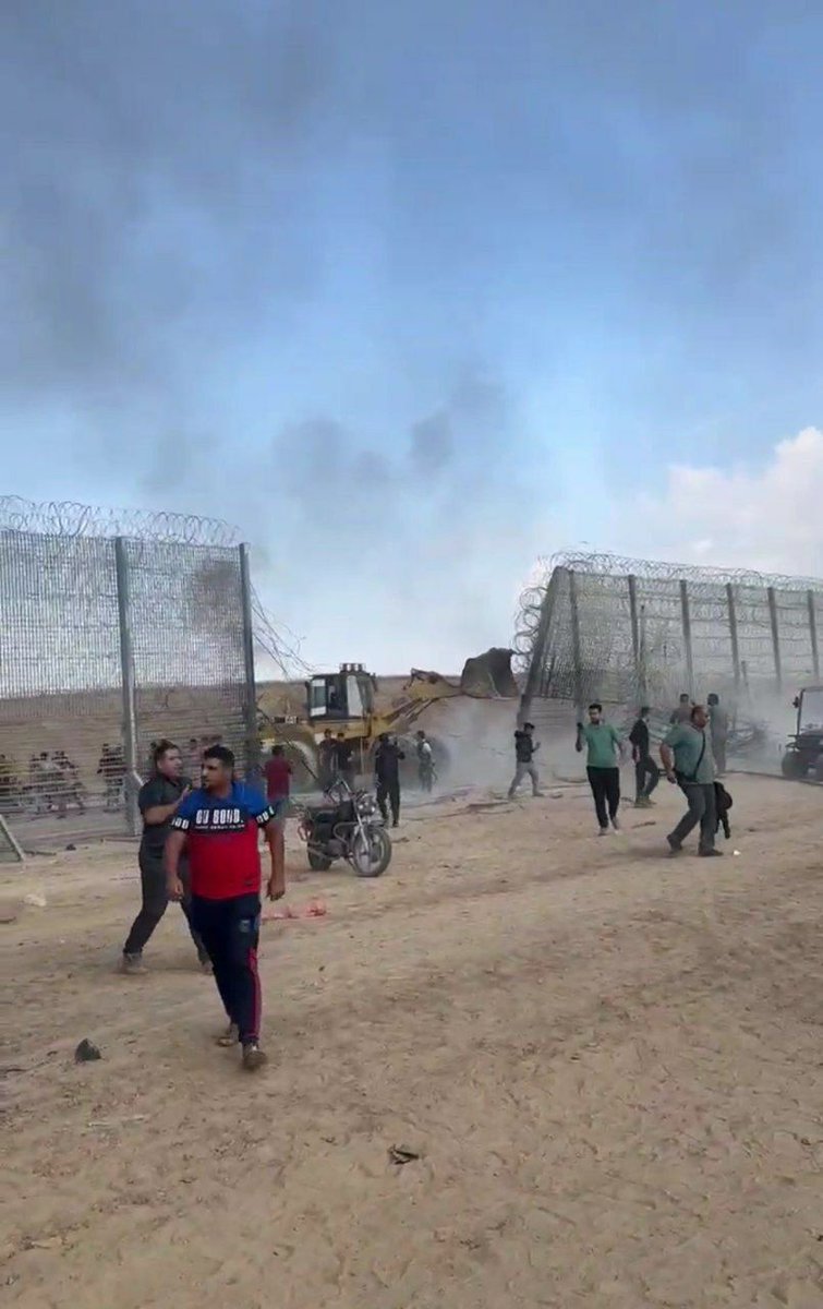 Il y a la violence des roquettes et du raid palestinien 07/10. Et il y a la violence quotidienne de l'ordre colonial : son blocus, ses pogroms, ses bombes et ses expulsions. Se borner a ne voir que la première, c'est normaliser et légitimer la seconde.