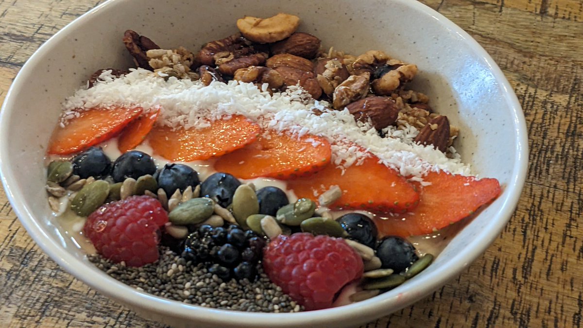 VeganOlive1's tweet photo. Breakfast #PlanksKitchen Barton... absolutely gorgeous #Itseasy2bvegan #PlantPowered #Crueltyfree #Veganfoodshare ππ±π»πβΊοΈβ€οΈ https://t.co/CByIBuvMeV