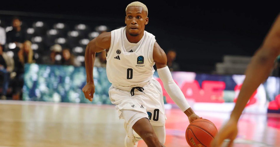 EDemirNBA's tweet photo. T.J. Shorts has had an amazing career so far

1⃣ No D1 offer, so he chose the JUCO route (2 years)

2⃣ Wins Big West PotY in his first D1-season

3⃣ FIBA BCL and German League MVP in his 4th season as a pro

4⃣ Paris Basketball's star at the Eurocup level.

Next step: Euroleague. https://t.co/aP9q5QEeVt