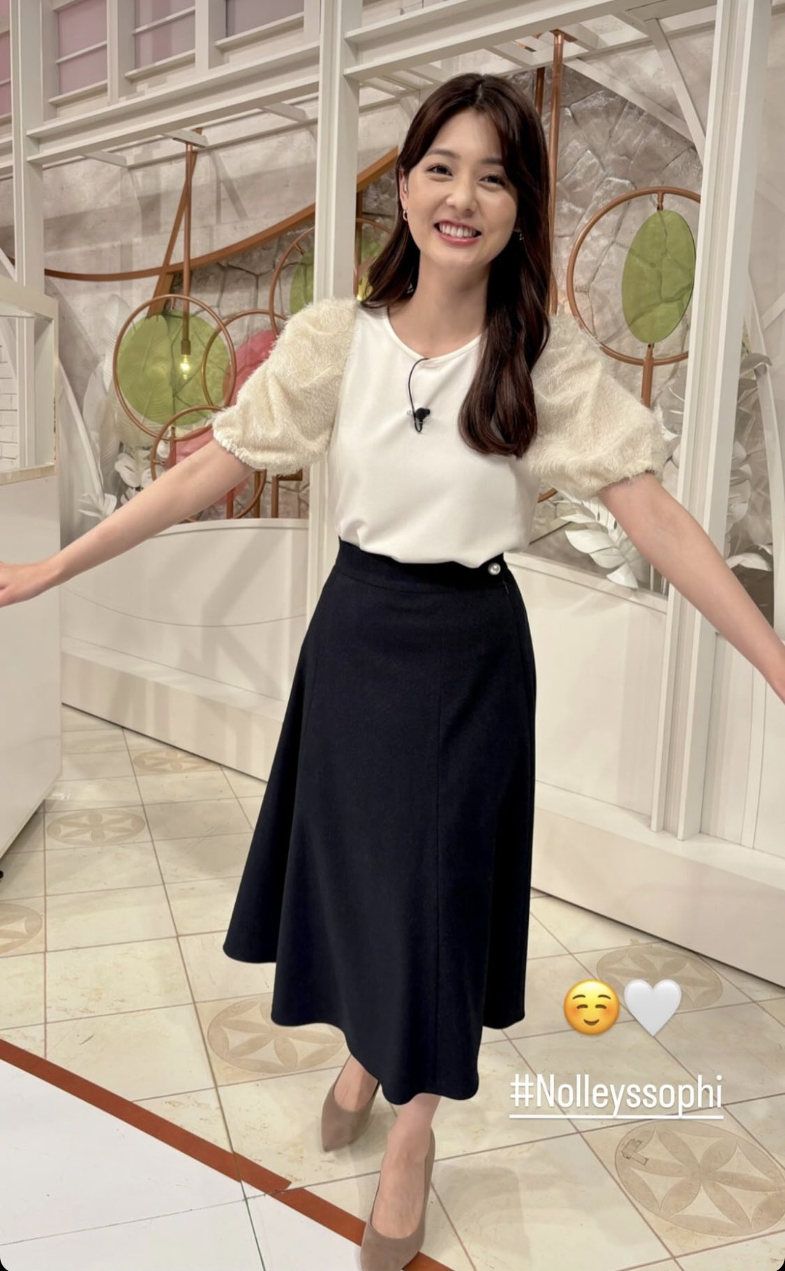 日本テレビ アナウンサー佐藤梨那直筆サイン色紙 日本テレビ アナウンサー佐藤梨那直筆サイン色紙 日テレ佐藤梨那