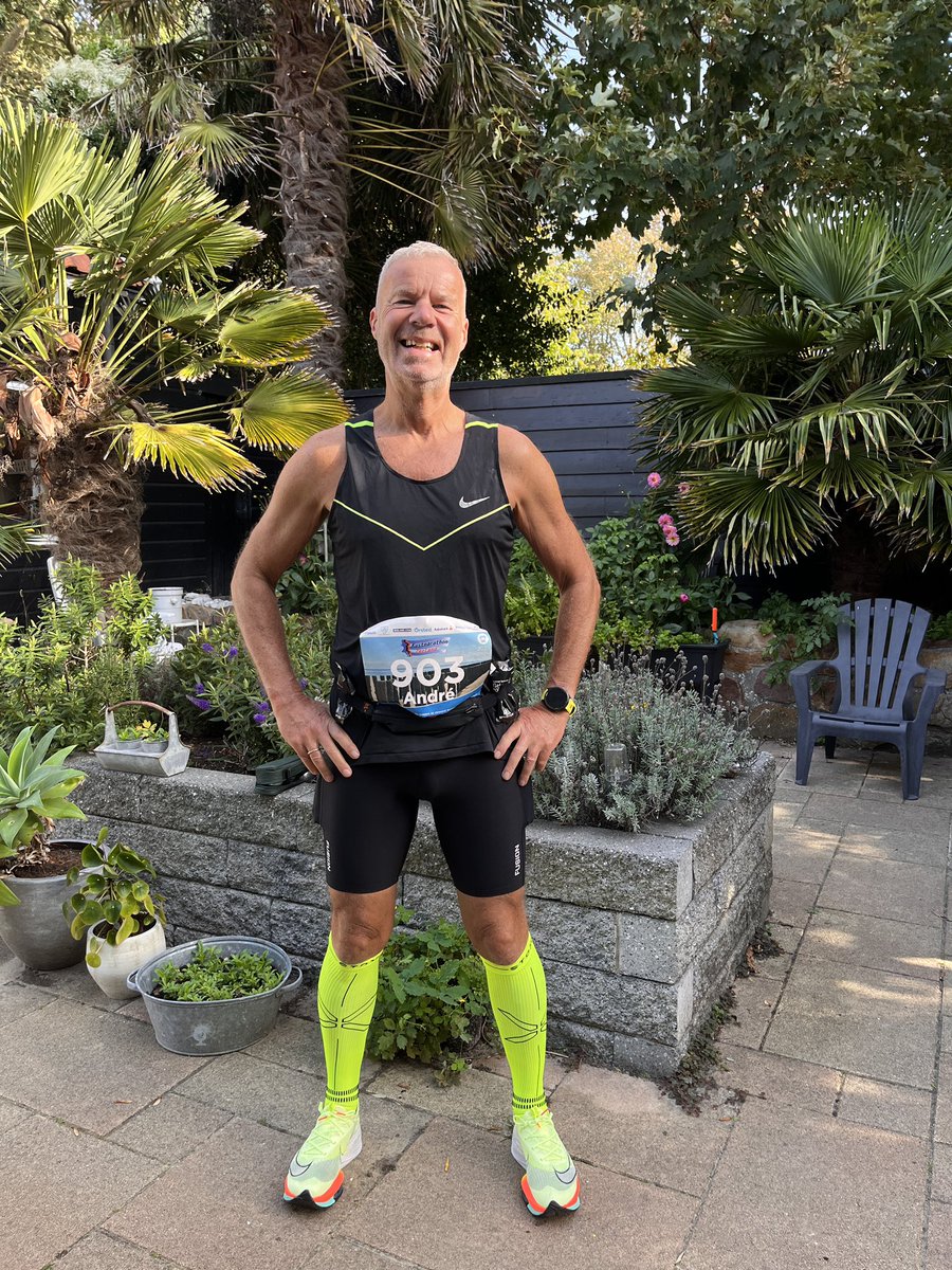 moniquedejonge's tweet photo. @kustmarathon André Damen, mijn bikkel!  Volgende week wordt hij 63. Vandaag vierde keer kustmarathon. https://t.co/9heMCoJ6TY
