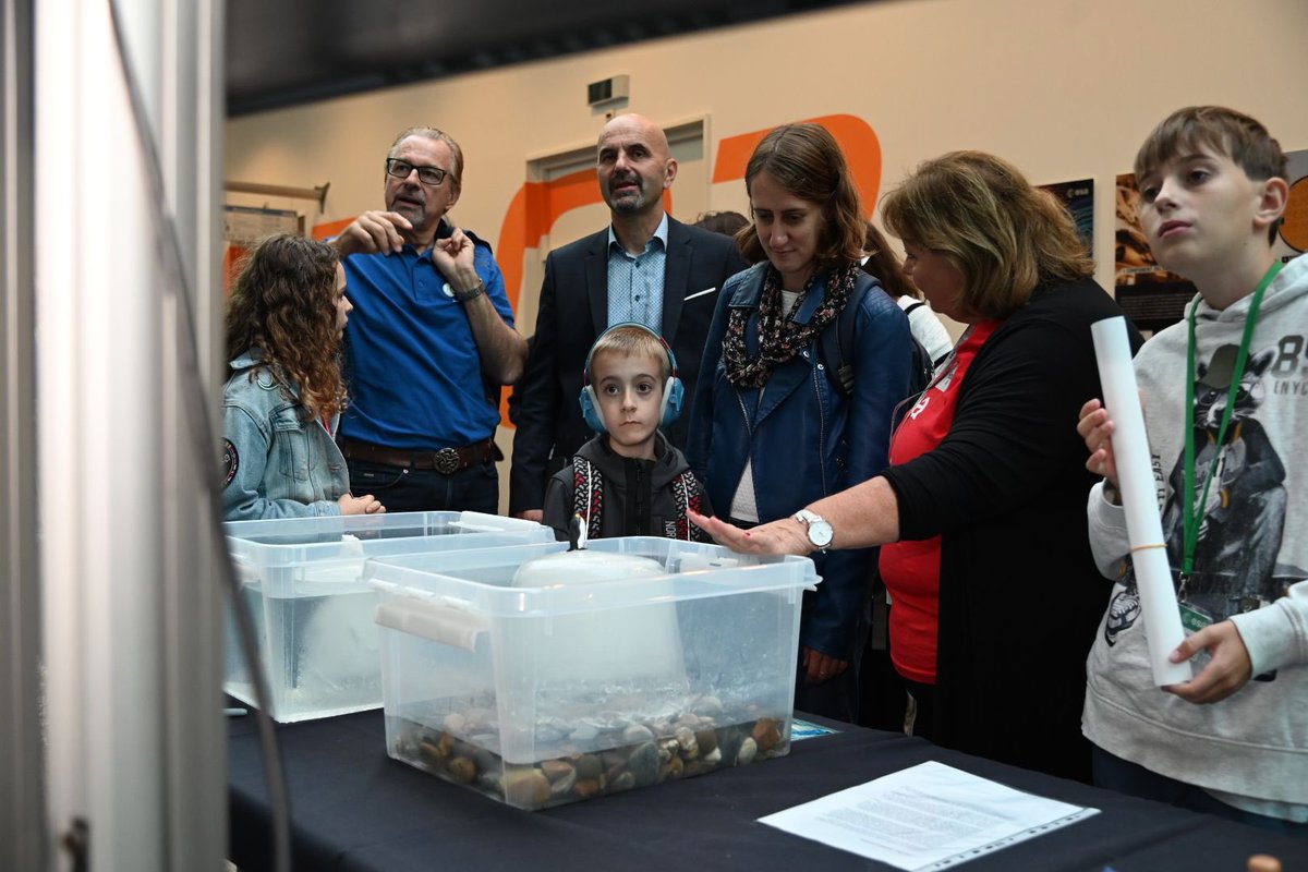 ESA_Tech's tweet photo. #ESATech Director & #ESTEC Head Dietmar Pilz with visitors at today’s #ESAOpenDay for people with disabilities #TheSpaceWeekNL https://t.co/84W7HWrD6p