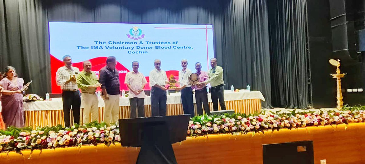 CifnetH's tweet photo. In connection with #NationalBlooddonationWeekCelebrations 23 held at IMA House,Kochi on 7-10-23,CIFNET Director has received #EverRollingTrophy &amp; #Memento for Donating maximum Blood units by the Staff and Students of BFSc(NS),VNC &amp; MFC during the year 2022-23. @FisheriesGoI @ANI https://t.co/fu9oaEgmMY