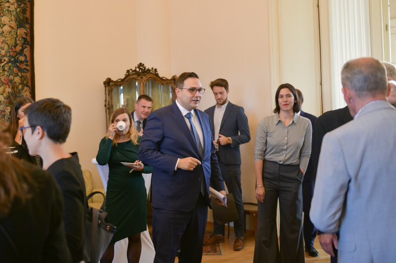 an_strel's tweet photo. Honoured to discuss China’s current affairs in this week’s meeting with @JanLipavsky as part of a @CzechMFA series of gatherings with representatives of @snemovna + academia &amp; think tanks. Thank you for having me! 🇨🇿🇪🇺 https://t.co/R5FWapOAqh
