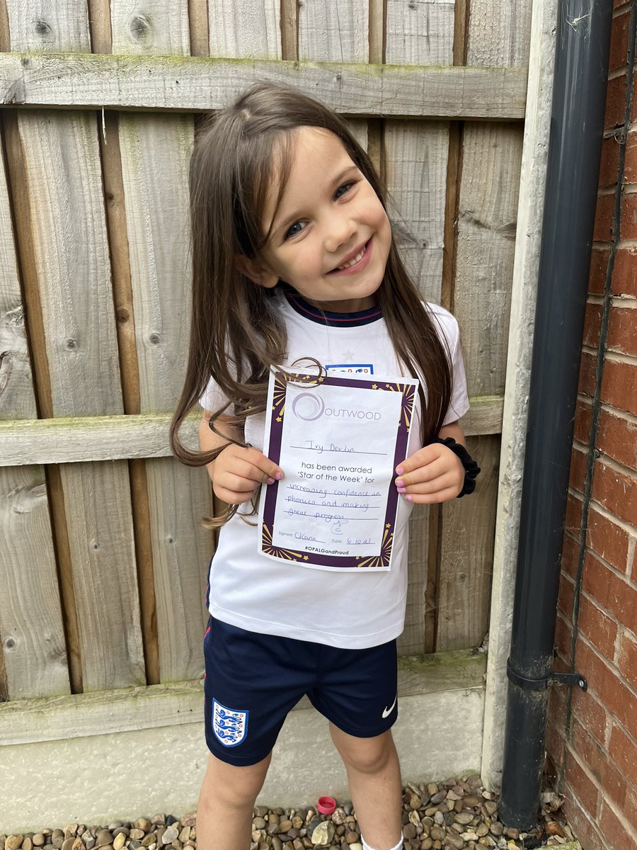 megpearsonx's tweet photo. @OPALG_1KE proud of herself for getting star of the week 🥰 (she didn’t tell me about getting it until going through her reading folder and finding it this morning 🤣) https://t.co/soWj5XHdLS