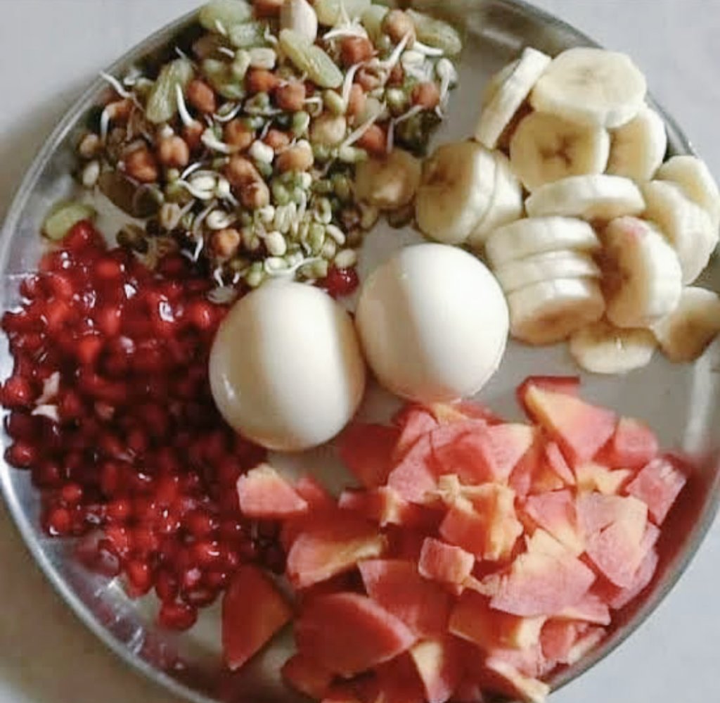 StalinforINDIA's tweet photo. #Simple_BreakFast
Sprouts, Banana, Pomegranate, papaya and eggs.
#Stay_fit, #stay_healthy, #Stay_long. https://t.co/Ehlen5ciUv