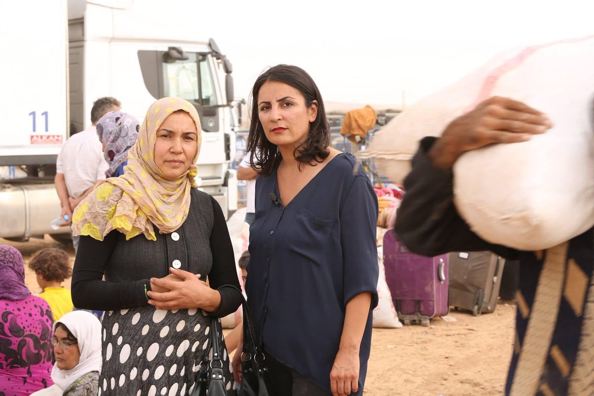 #Kobane war von der Welt zum Abschuss freigegeben und hat am Ende die Mörderbanden des IS besiegt. Seit Tagen wird #Kobane vom NATO Bündnispartner #Türkei bombardiert. Da sterben Menschen und Verbündete hinter unseren "Interessen". Sowas ist keine Realpolitik!