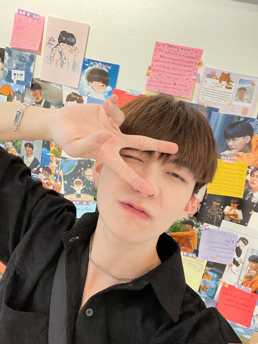 WWINTMOFFICIAL's tweet photo. 📢สำหรับกิจกรรมวันพรุ่งนี้นะครับ ใครว่างอย่าลืมแวะมาหาพี่วินกันได้นะครับ รายละเอียดตามข้างล่างนี้เลย 👇👇
📅 DATE : 8 OCT 2023
🕑 TIME : 14.00 - 17.00
📍BITEC BANGNA  BOOT 63

#wwintm
#LimitlessXบีวิน ​
#จิ้นให้สุดไม่หลุดโฟกัส https://t.co/eZgjiZRu9w
