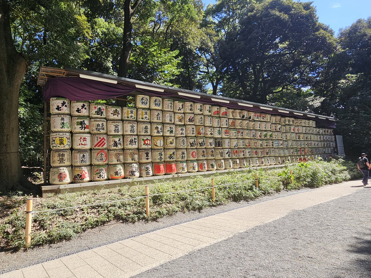 WagyuBeefJP's tweet photo. one week from our 3-week "japanese language school"-adventure in tokyo is over. cant wait for the next 2 weeks and our presentation in japanese #japan #efdaily #eftokyo #tokyo #shibuya https://t.co/BqxxDz6WsD
