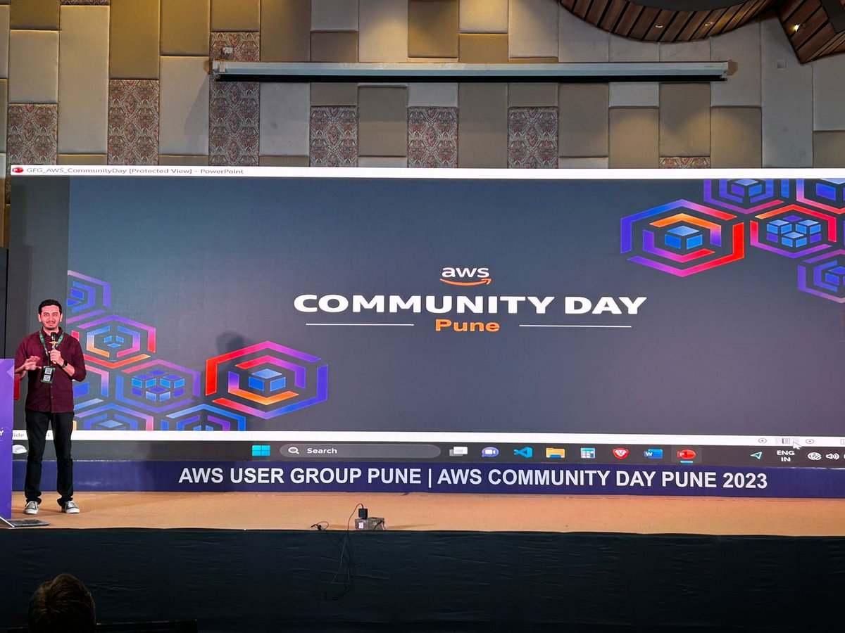 abhiishektwts's tweet photo. Great session by @geeksforgeeks CTO
#acdpune https://t.co/hGOsaA0zSG