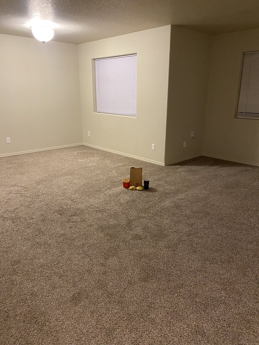 dekoiichan's tweet image. i&apos;m moved in