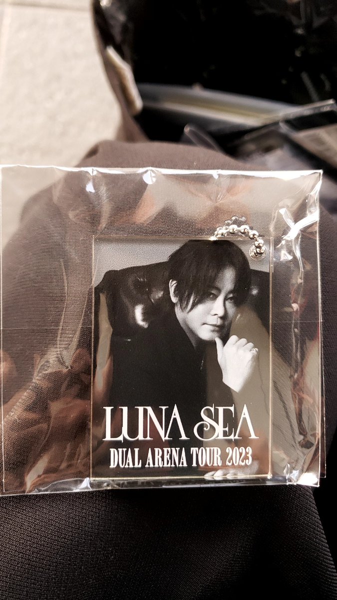molymolizo_0325's tweet photo. #LUNASEA
#DUALTOUR
#MOTHERvsSTYLE
(自分が持ってる)RYU様のチャームと(あなたが持ってる(カブってる))SUGI様のチャームを交換していただける方いませんか⁉️ https://t.co/VhAqqeFgqF