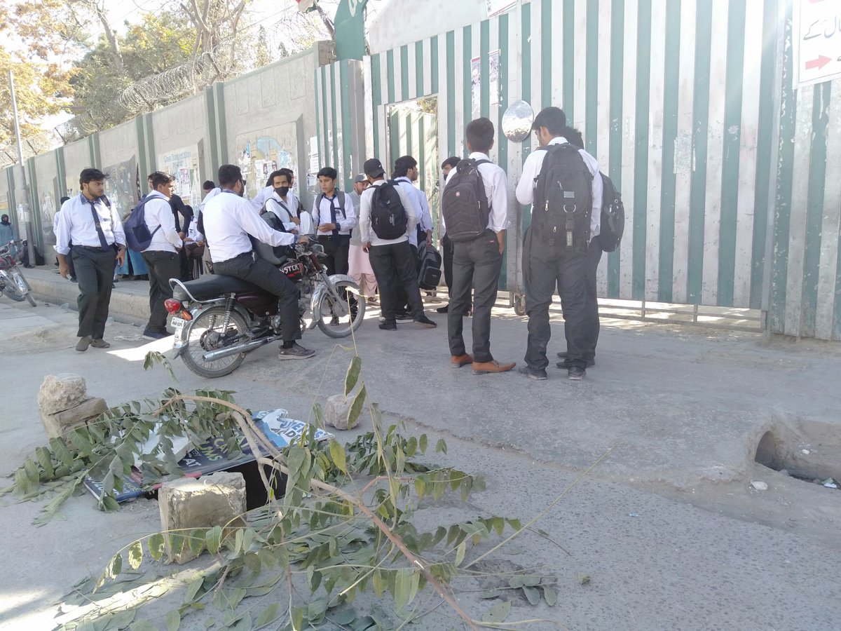 MuteeMengal's tweet photo. This is too dangerous, a main hole, open, wd a dangerous depth infront of Science Collage Quetta. I wonder, Y the tormenting possibilty of loss of humans will not attract the admn authorities? Sir @hamzashafqaat this onus lies on ur lenient part to take prompt action.@ZiaKhanqta https://t.co/cMHDU4lLe2