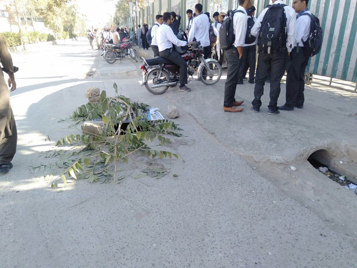 MuteeMengal's tweet photo. This is too dangerous, a main hole, open, wd a dangerous depth infront of Science Collage Quetta. I wonder, Y the tormenting possibilty of loss of humans will not attract the admn authorities? Sir @hamzashafqaat this onus lies on ur lenient part to take prompt action.@ZiaKhanqta https://t.co/cMHDU4lLe2