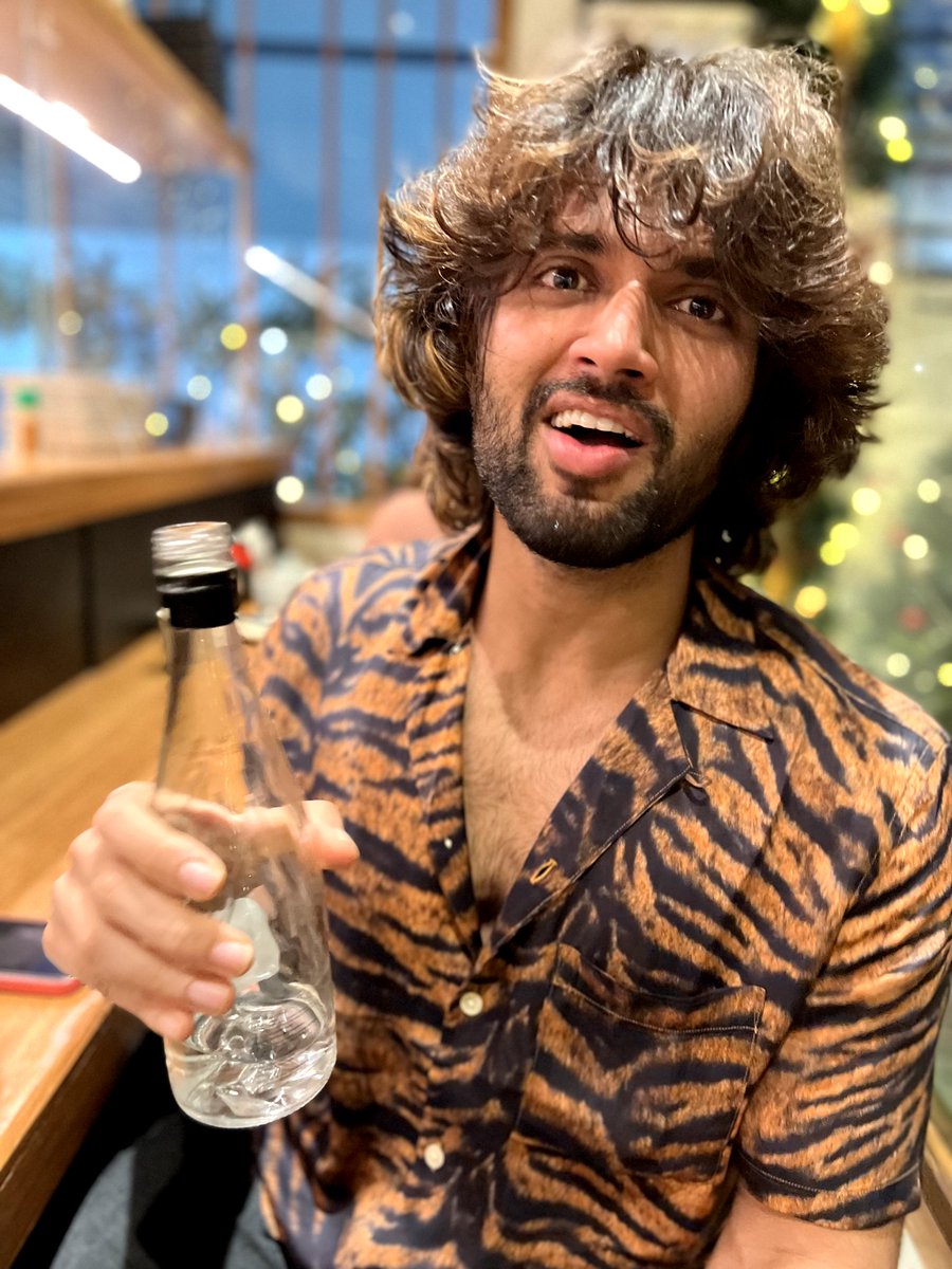 VdfcSiddipet's tweet photo. BOSS @TheDeverakonda 👑  #VijayDeverakonda https://t.co/TDZY0avdEN