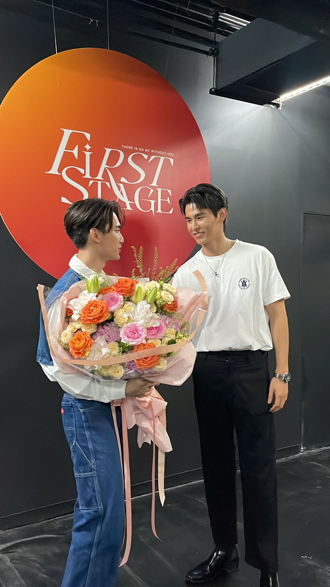 jaestsx's tweet photo. ยินดีด้วยนะครับคุณเฟริสท์ งาน #FirstStageDay 🎉💫 https://t.co/pYggO0Lhrn